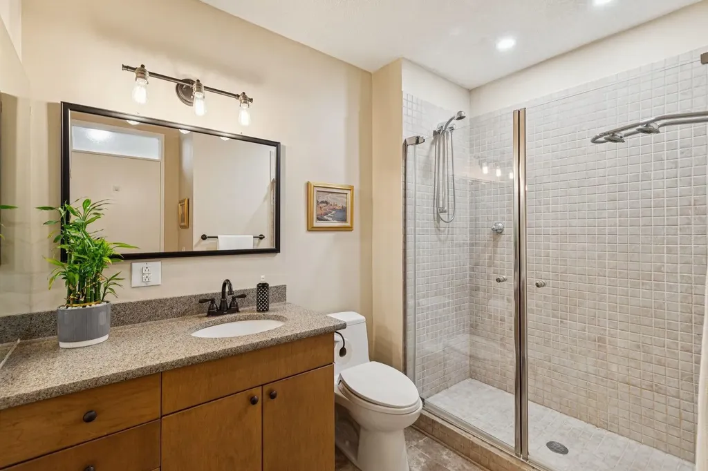 423 Canterbury Place SW Calgary AB T2W 2B6