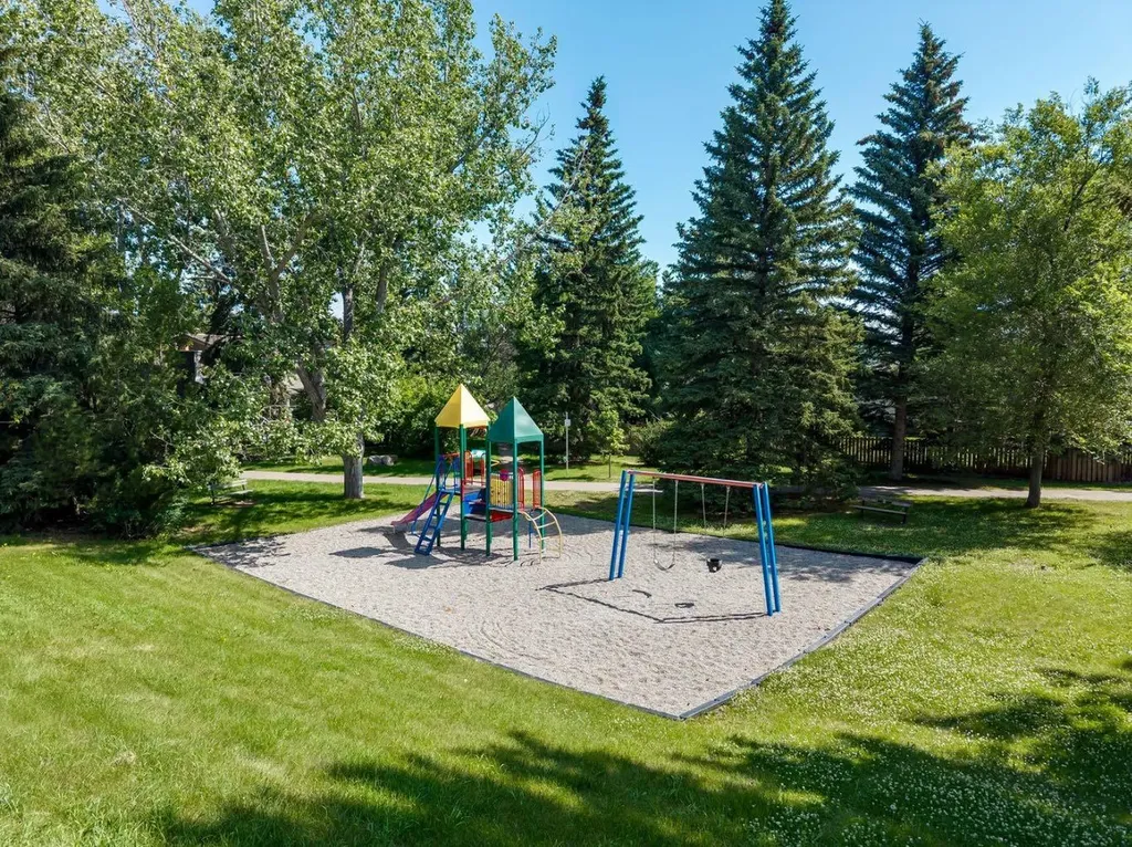 423 Canterbury Place SW Calgary AB T2W 2B6