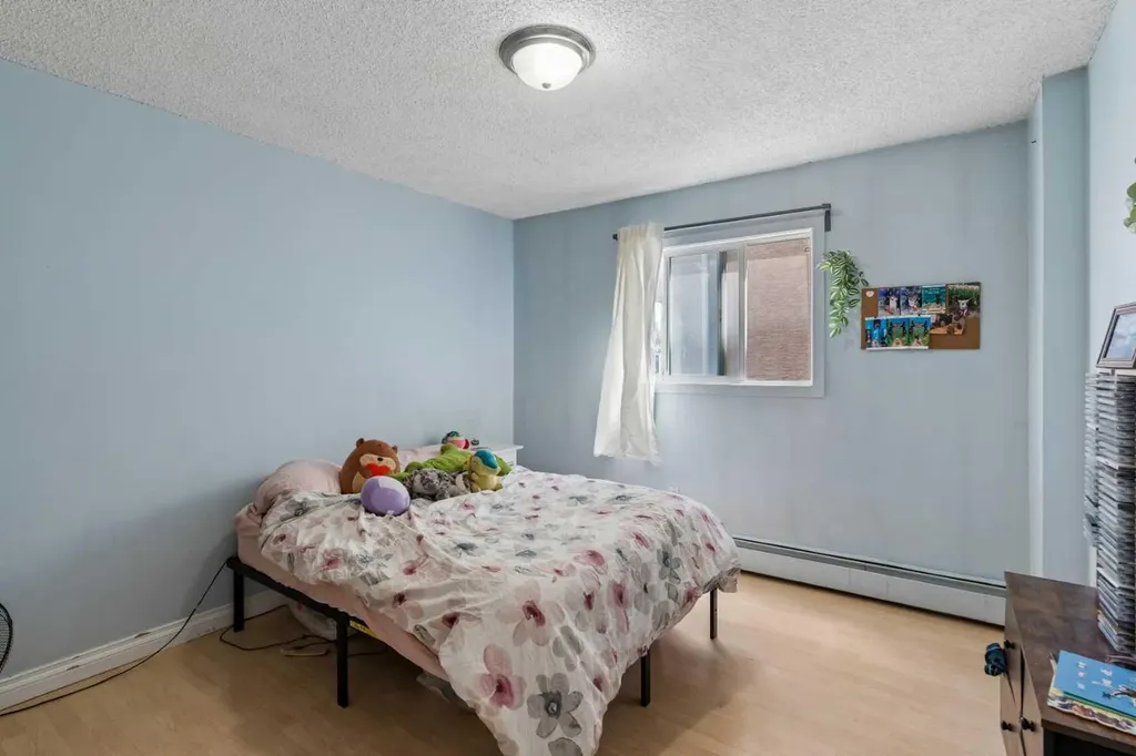 1824 11 Avenue SW Calgary AB T3C0N7