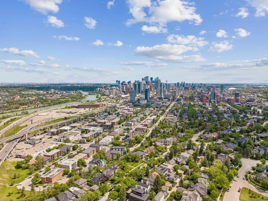 1824 11 Avenue SW Calgary AB T3C0N7