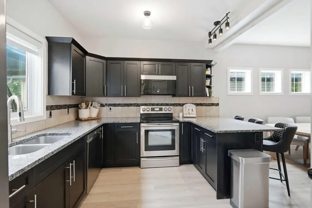 2518 Ravenswood View SE Airdrie AB T4A 0J7
