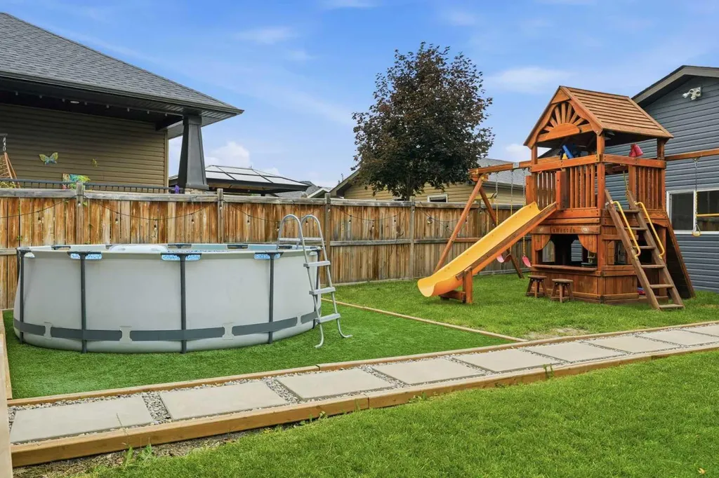 2518 Ravenswood View SE Airdrie AB T4A 0J7
