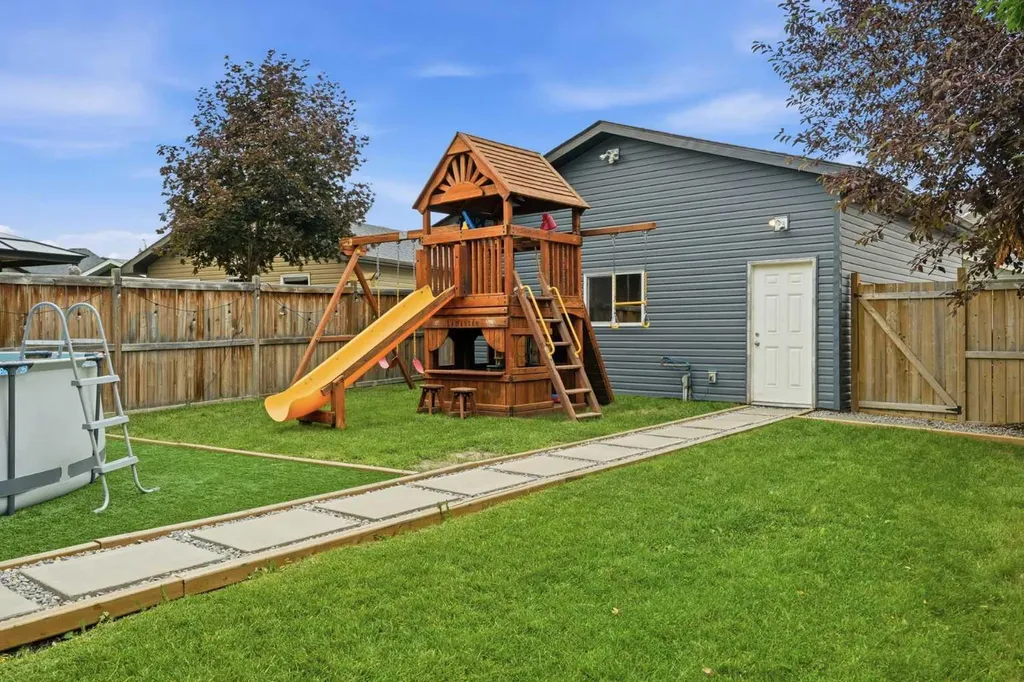 2518 Ravenswood View SE Airdrie AB T4A 0J7