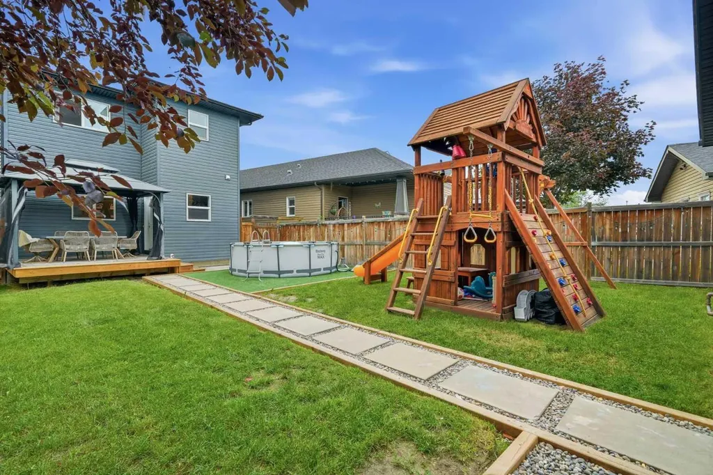 2518 Ravenswood View SE Airdrie AB T4A 0J7