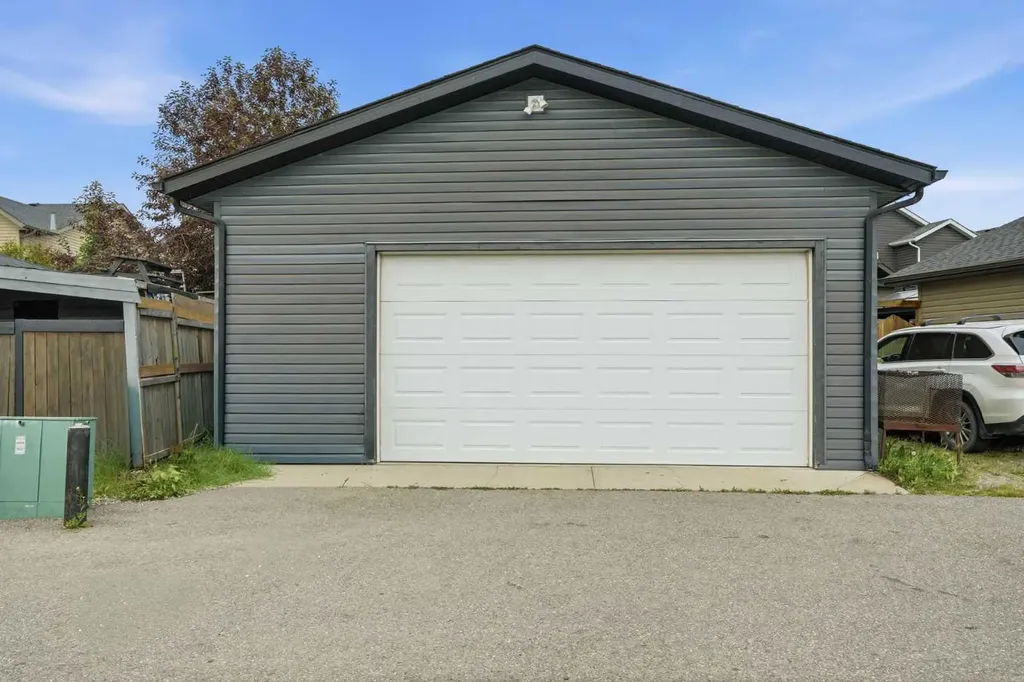 2518 Ravenswood View SE Airdrie AB T4A 0J7