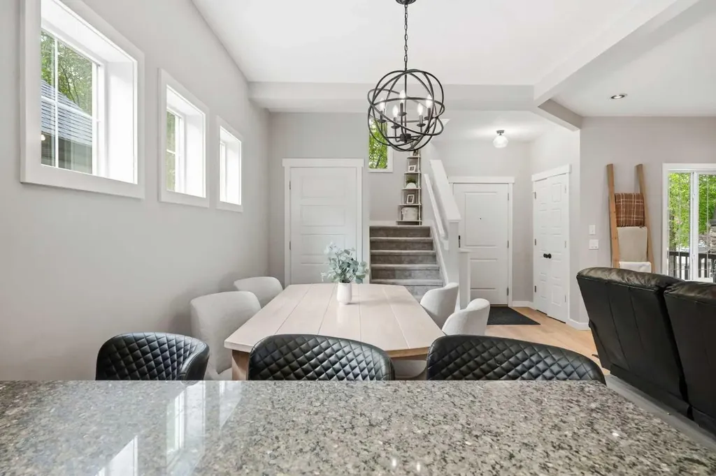 2518 Ravenswood View SE Airdrie AB T4A 0J7