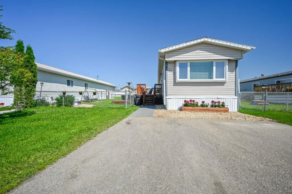 10615 88 Street Grande Prairie AB T8X 1P5