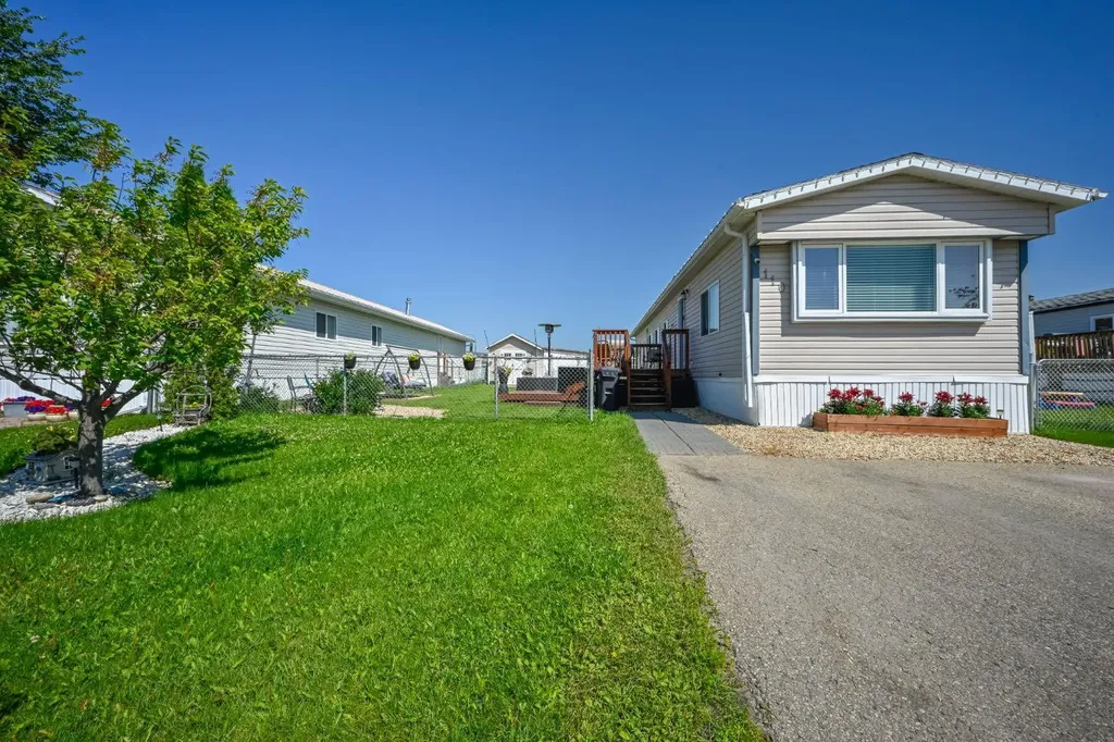 10615 88 Street Grande Prairie AB T8X 1P5