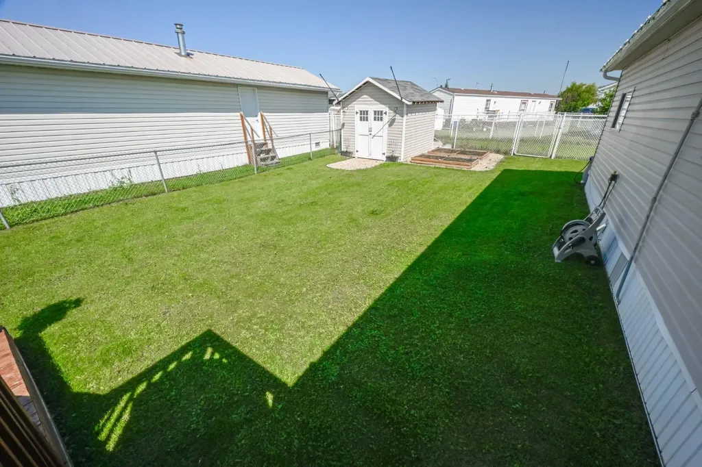 10615 88 Street Grande Prairie AB T8X 1P5