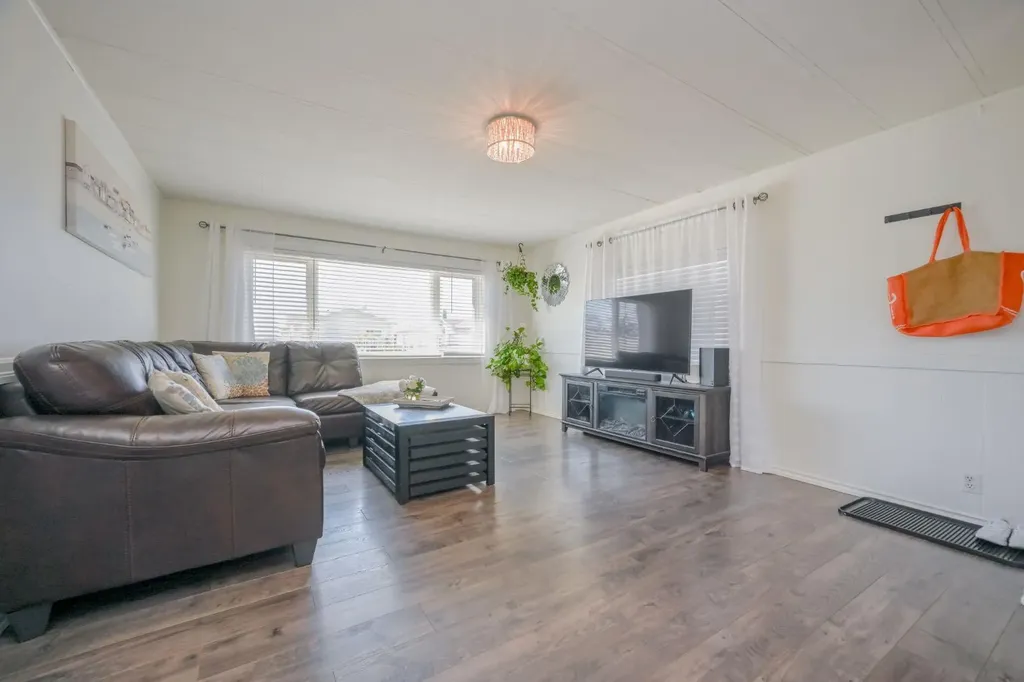 10615 88 Street Grande Prairie AB T8X 1P5