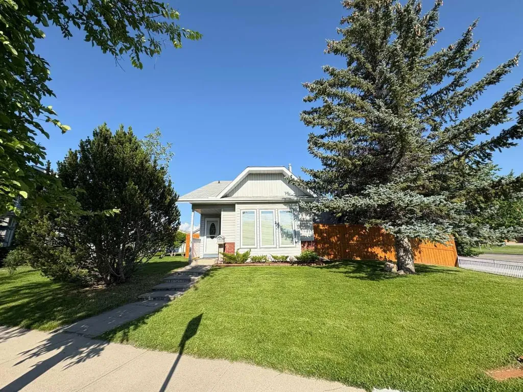 228 Erin Woods Drive SE Calgary AB T2B 3B9