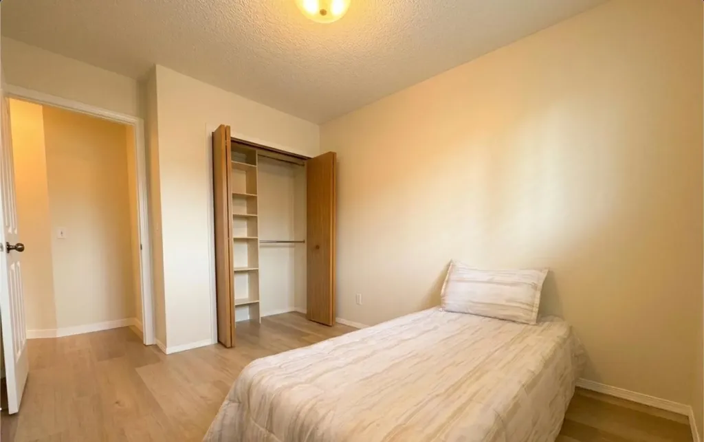 228 Erin Woods Drive SE Calgary AB T2B 3B9