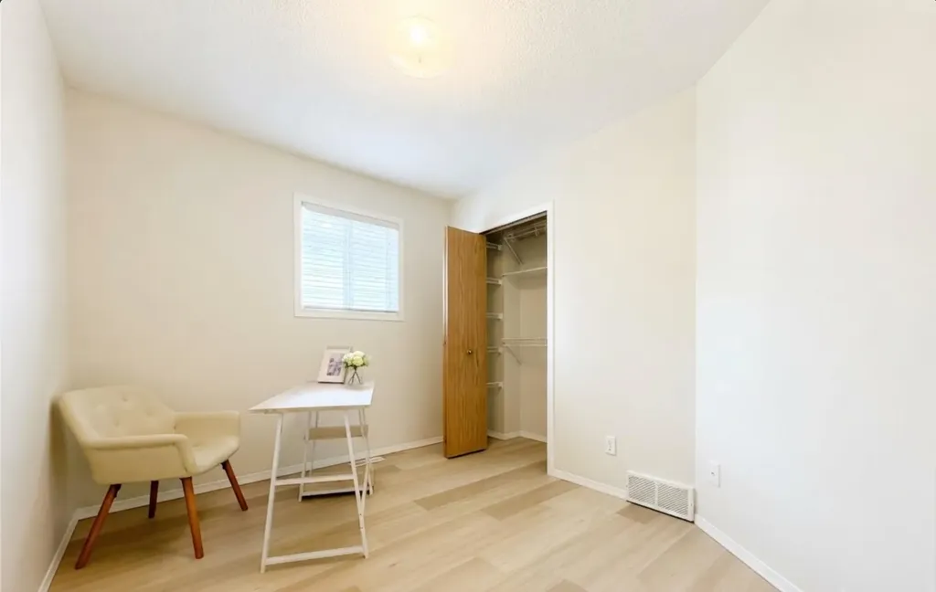 228 Erin Woods Drive SE Calgary AB T2B 3B9