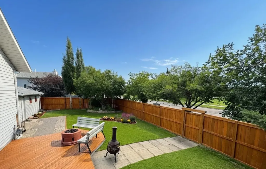 228 Erin Woods Drive SE Calgary AB T2B 3B9