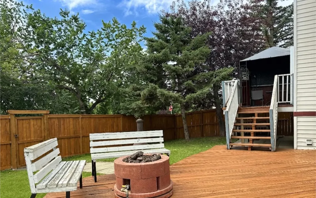 228 Erin Woods Drive SE Calgary AB T2B 3B9