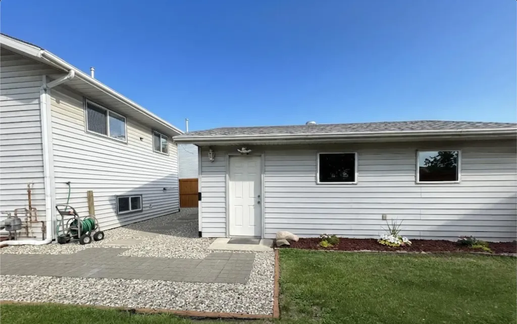 228 Erin Woods Drive SE Calgary AB T2B 3B9