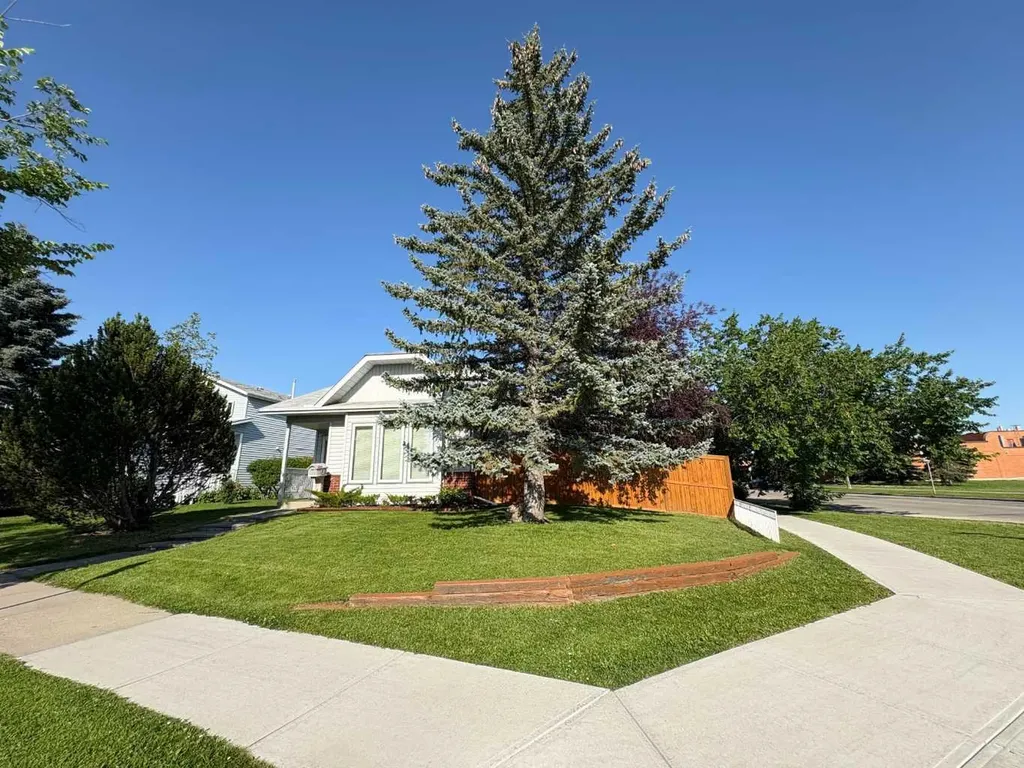 228 Erin Woods Drive SE Calgary AB T2B 3B9