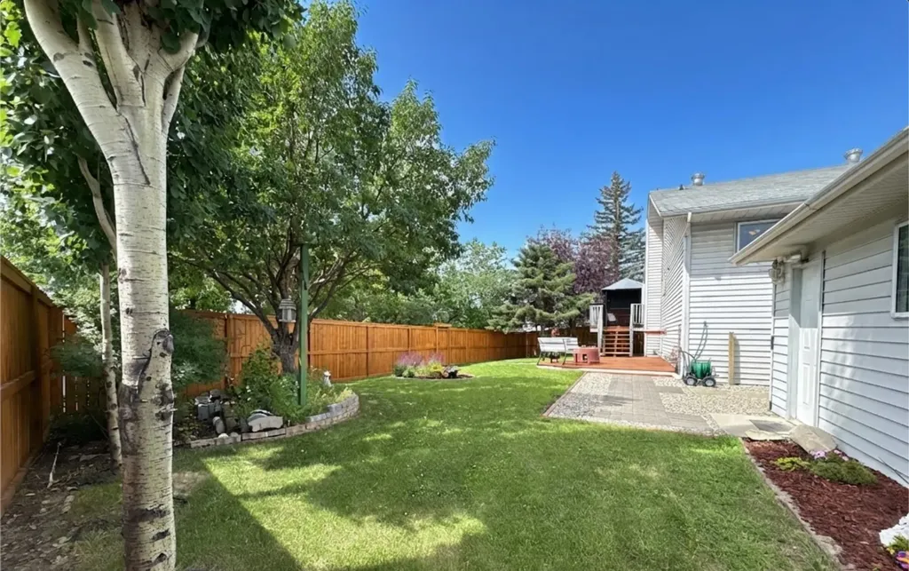 228 Erin Woods Drive SE Calgary AB T2B 3B9