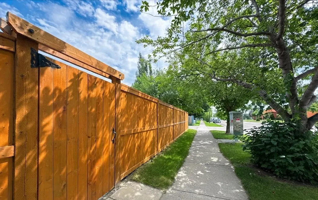 228 Erin Woods Drive SE Calgary AB T2B 3B9