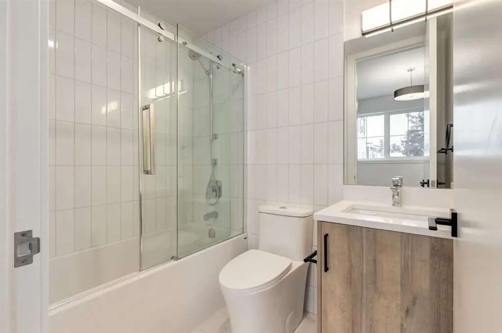 1651 8 Avenue NW Calgary AB T2N1C4