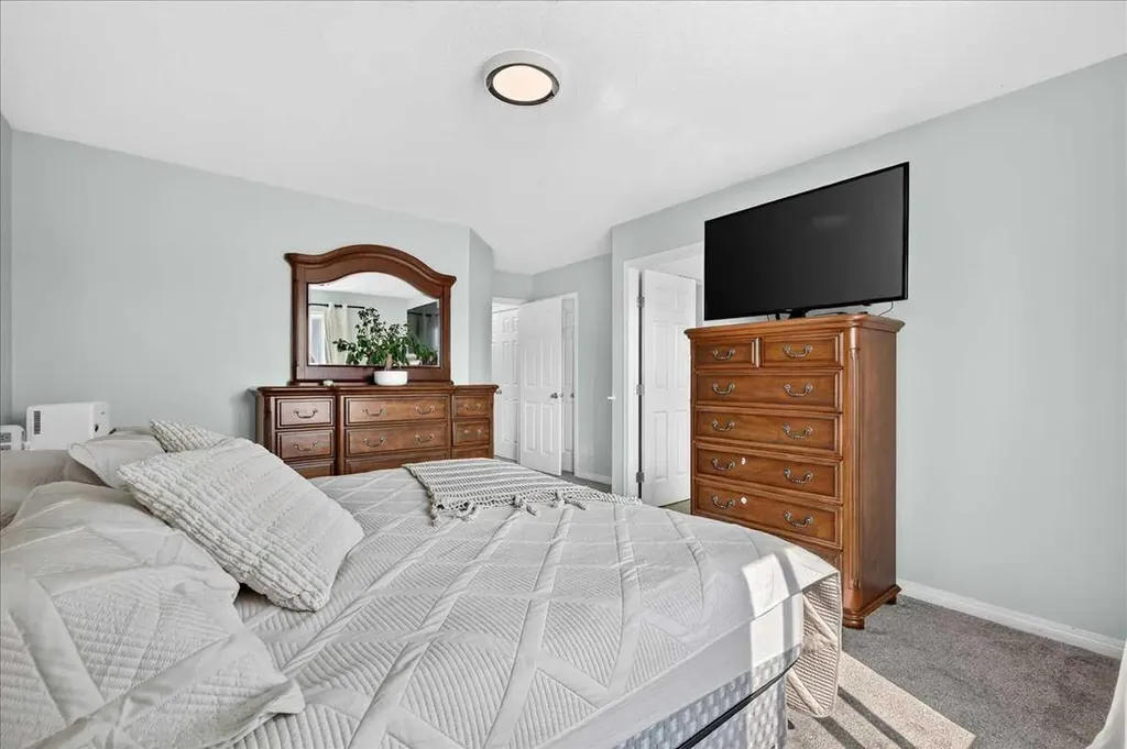 333 Bridleridge View SW Calgary AB T2Y 0E6