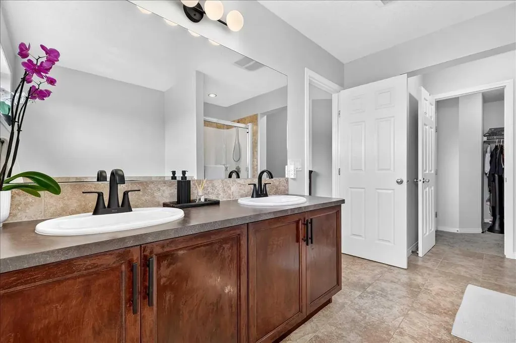 333 Bridleridge View SW Calgary AB T2Y 0E6