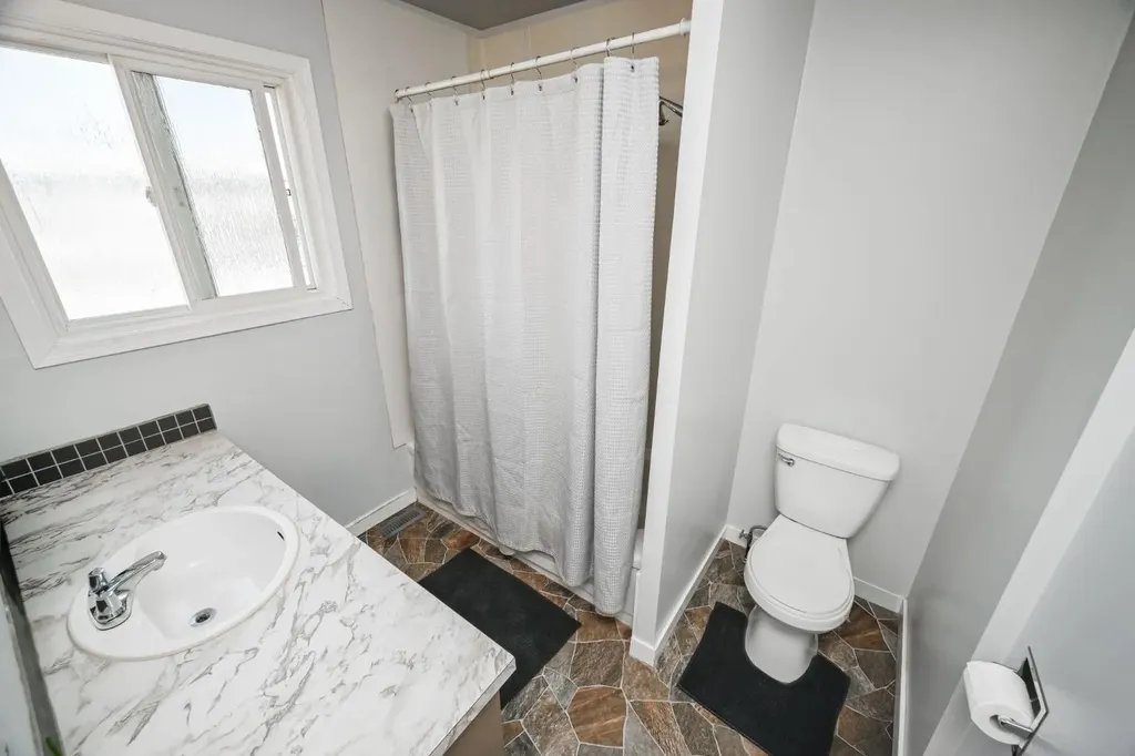 7811 Cedarwood Park Grande Prairie AB T8V 4R8