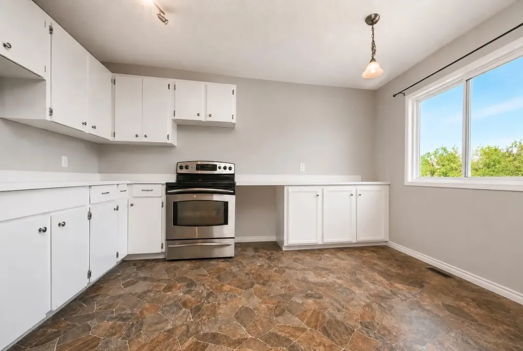 7811 Cedarwood Park Grande Prairie AB T8V 4R8