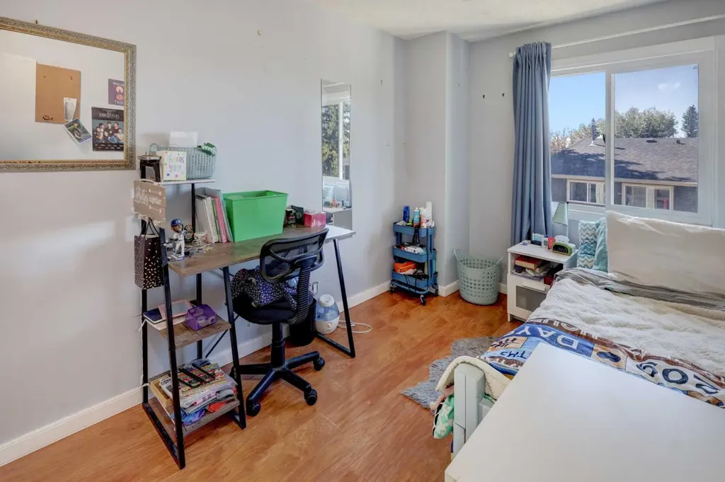 738 Queenston Terrace SE Calgary AB T2J6H6