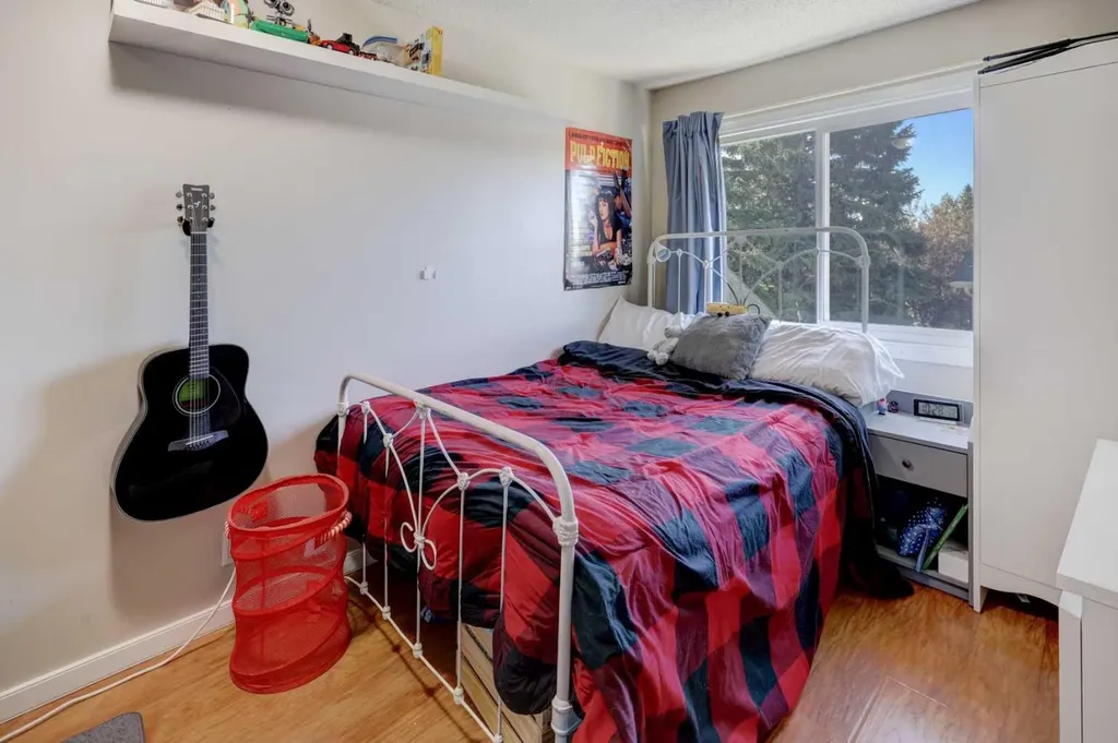 738 Queenston Terrace SE Calgary AB T2J6H6