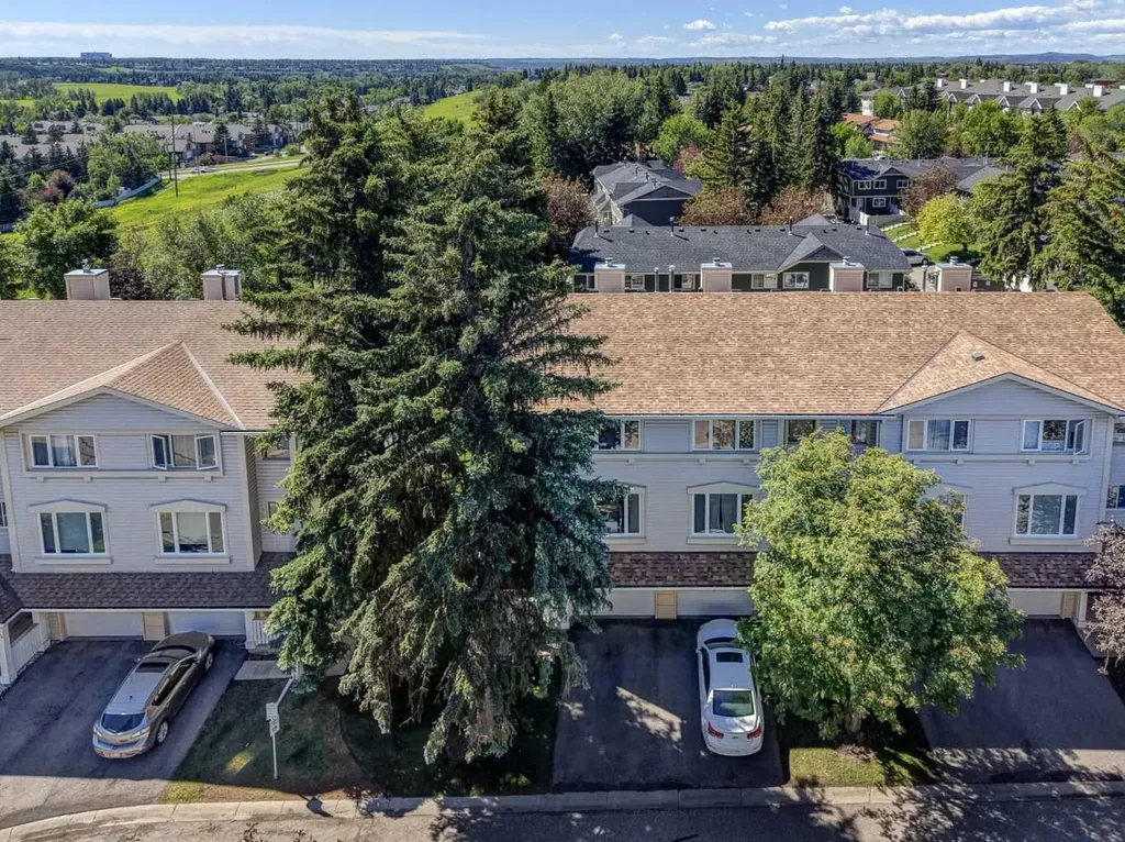 738 Queenston Terrace SE Calgary AB T2J6H6