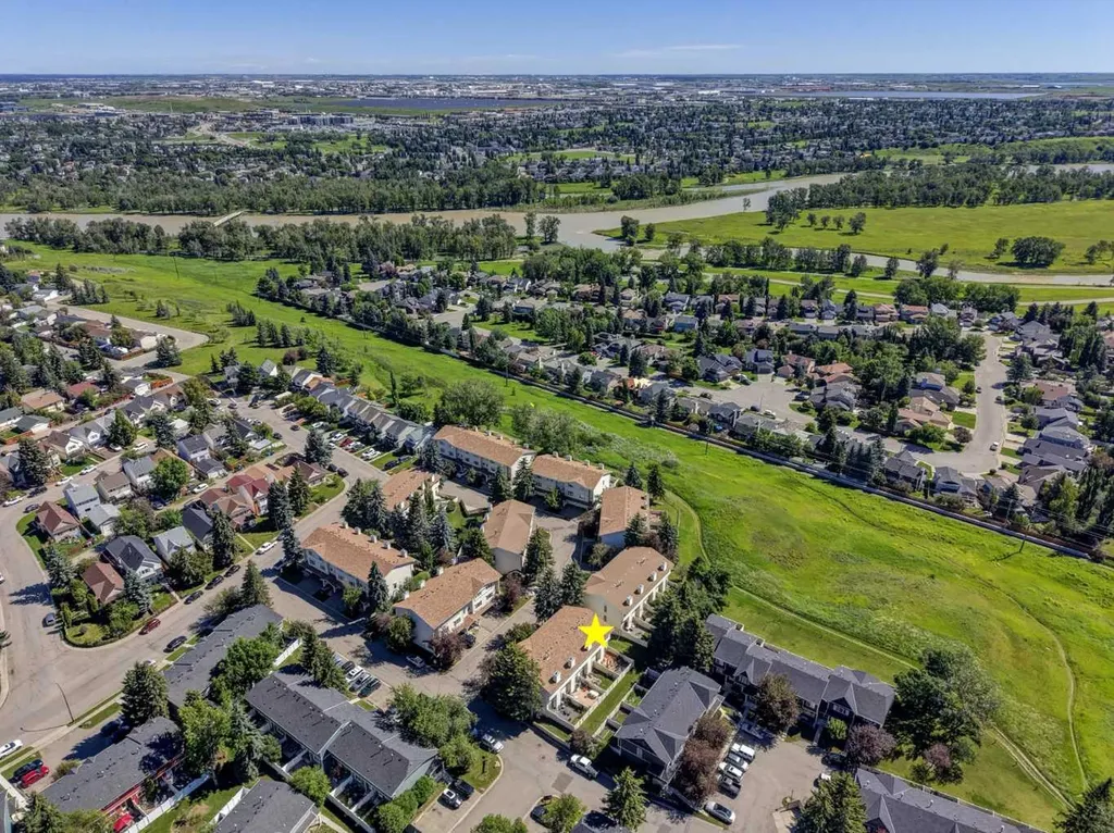 738 Queenston Terrace SE Calgary AB T2J6H6