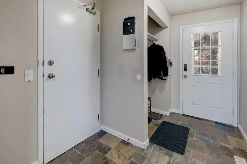 738 Queenston Terrace SE Calgary AB T2J6H6