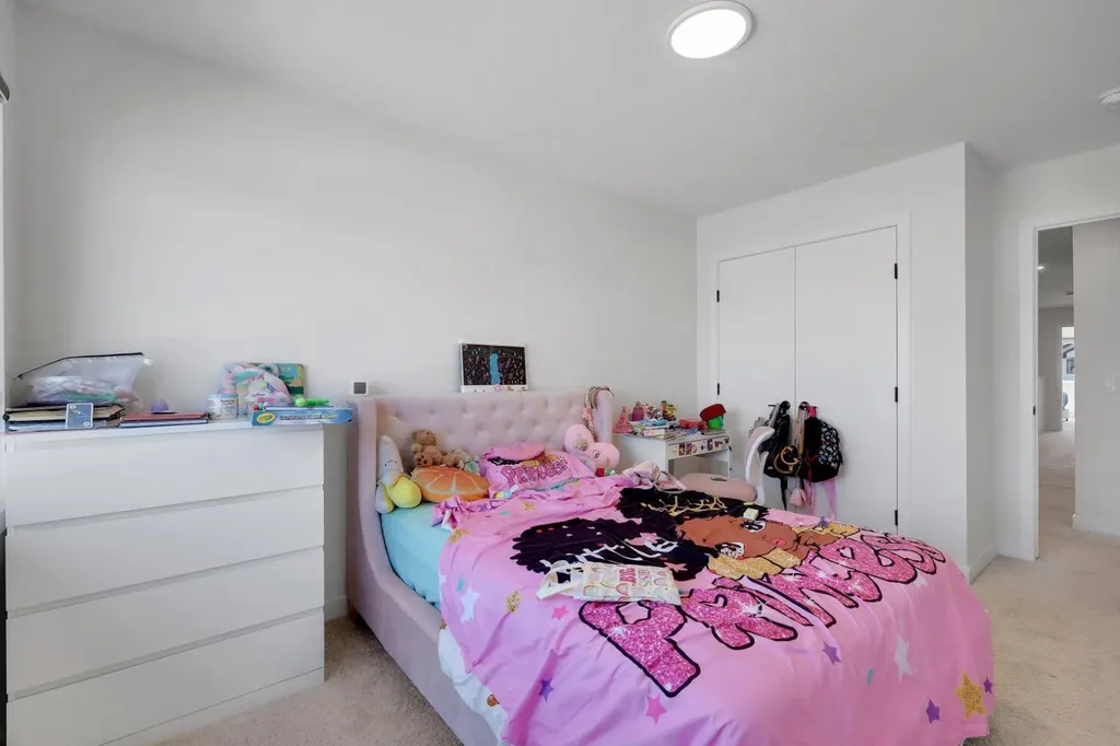 423 Legacy Circle SE Calgary AB T2X 3Z1