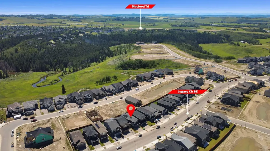 423 Legacy Circle SE Calgary AB T2X 3Z1