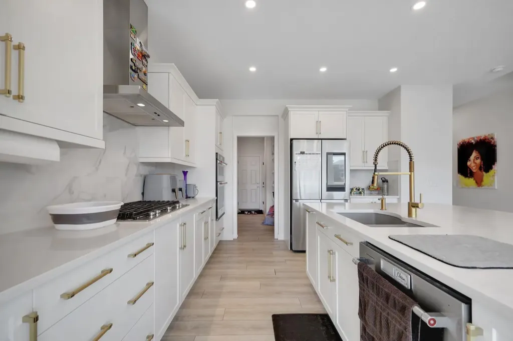 423 Legacy Circle SE Calgary AB T2X 3Z1