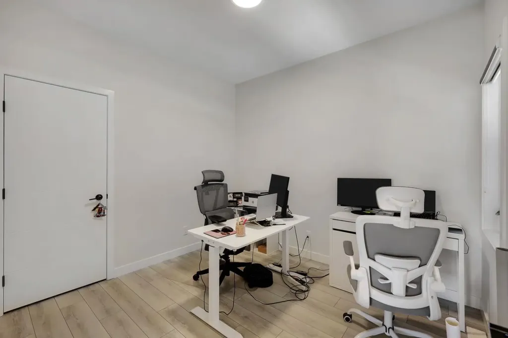 423 Legacy Circle SE Calgary AB T2X 3Z1