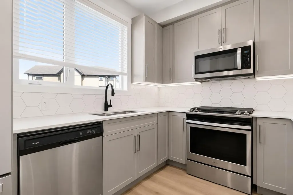 20 Evanscrest Park NW Calgary AB T2P 1R3