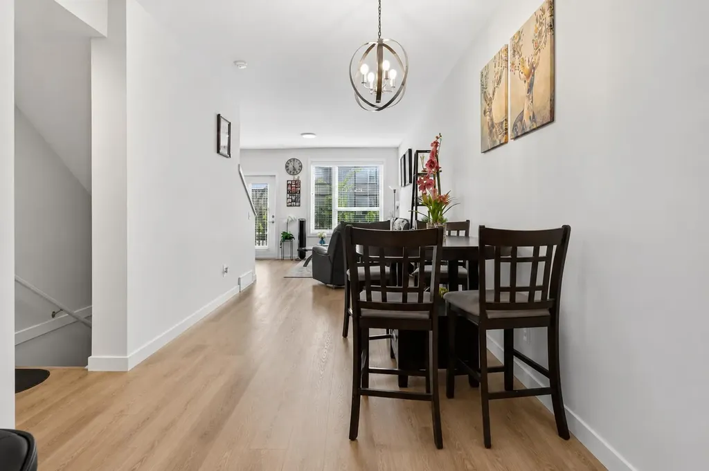 20 Evanscrest Park NW Calgary AB T2P 1R3