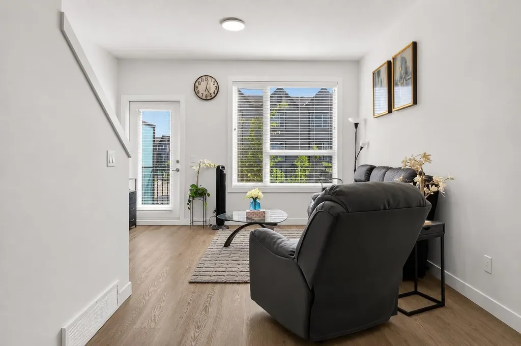20 Evanscrest Park NW Calgary AB T2P 1R3