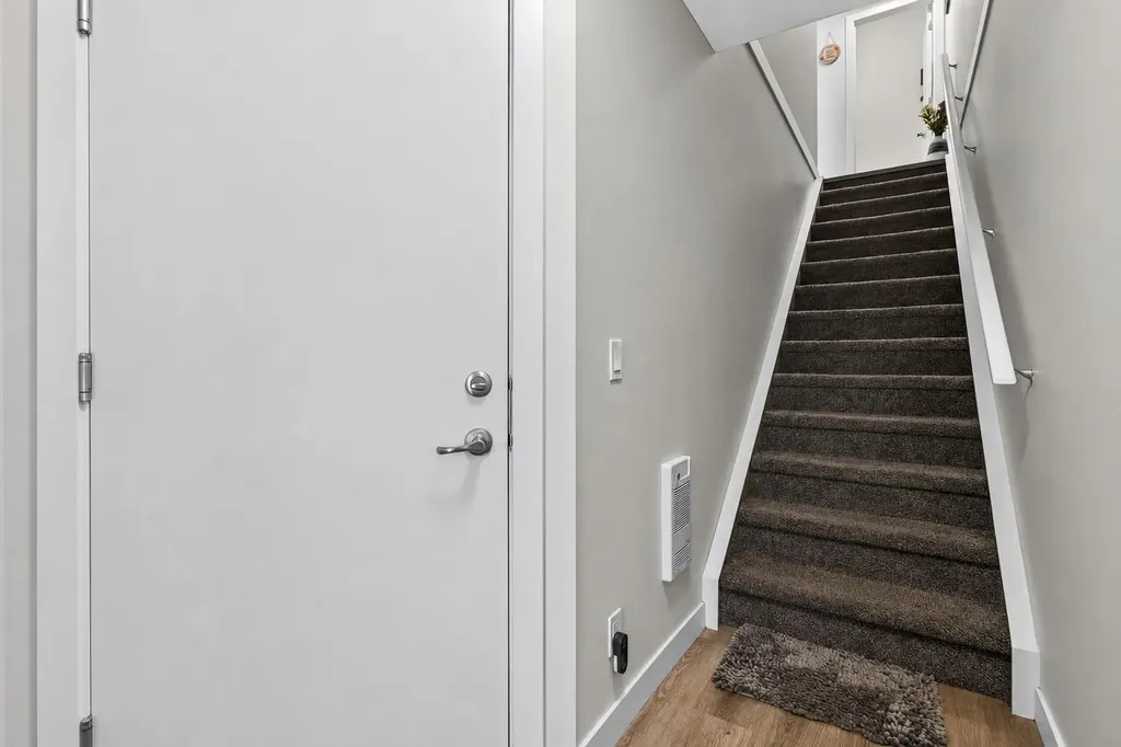 20 Evanscrest Park NW Calgary AB T2P 1R3
