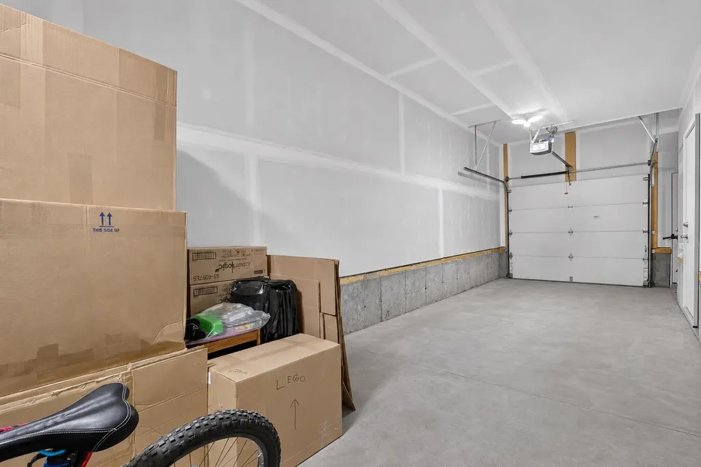 20 Evanscrest Park NW Calgary AB T2P 1R3