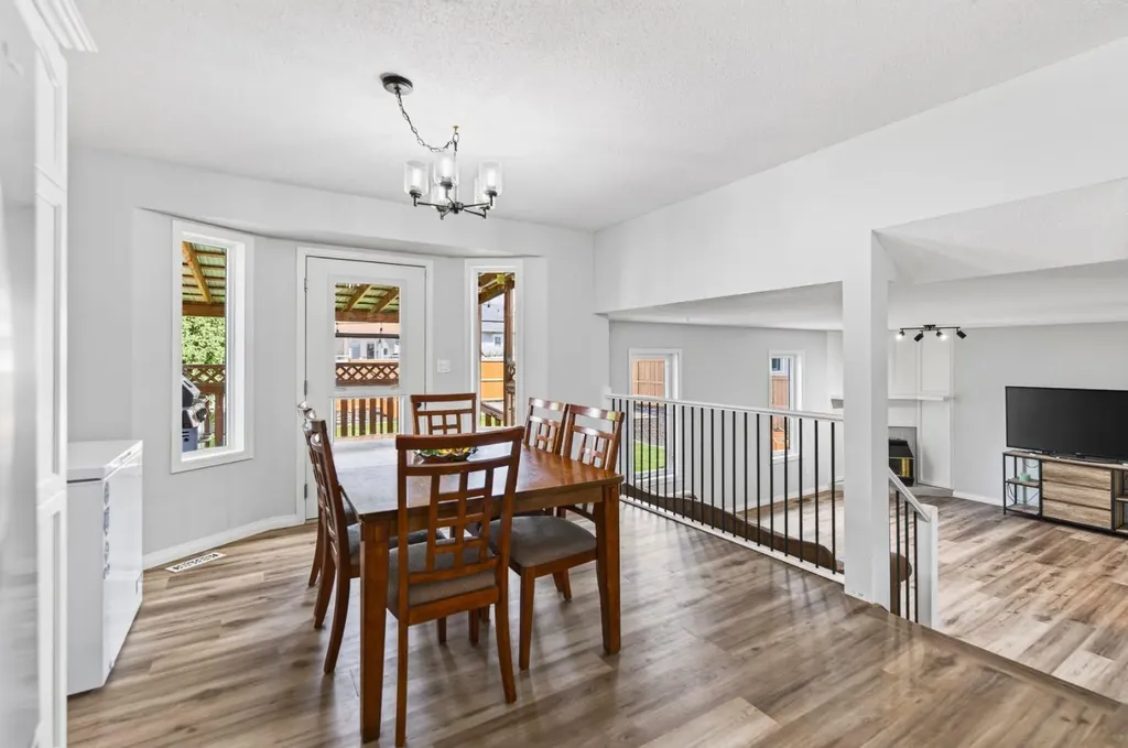 171 Douglas Avenue Red Deer AB T4R 2G5