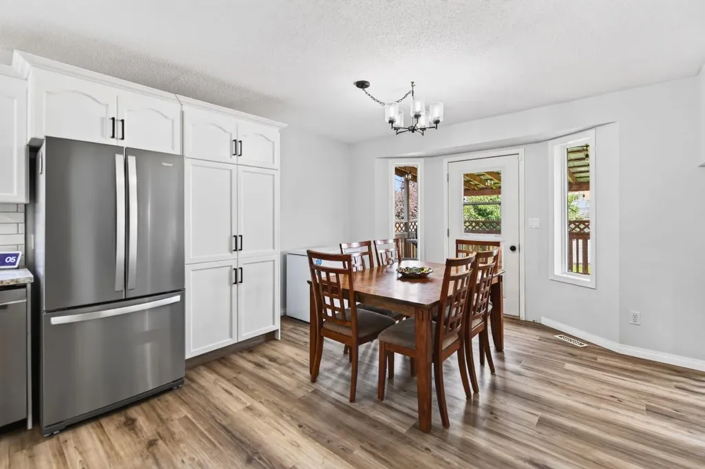 171 Douglas Avenue Red Deer AB T4R 2G5