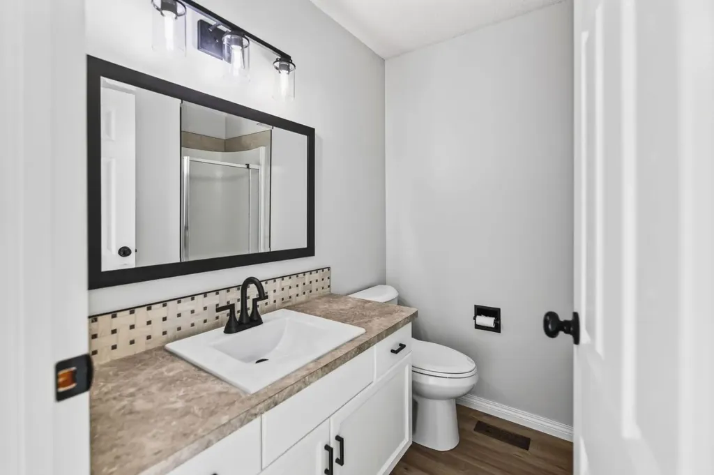 171 Douglas Avenue Red Deer AB T4R 2G5