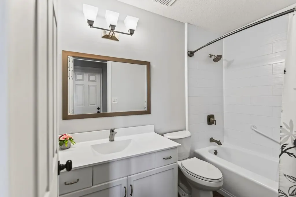 171 Douglas Avenue Red Deer AB T4R 2G5