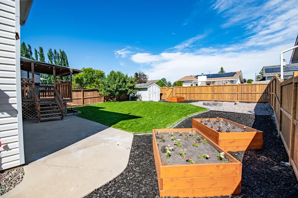 171 Douglas Avenue Red Deer AB T4R 2G5