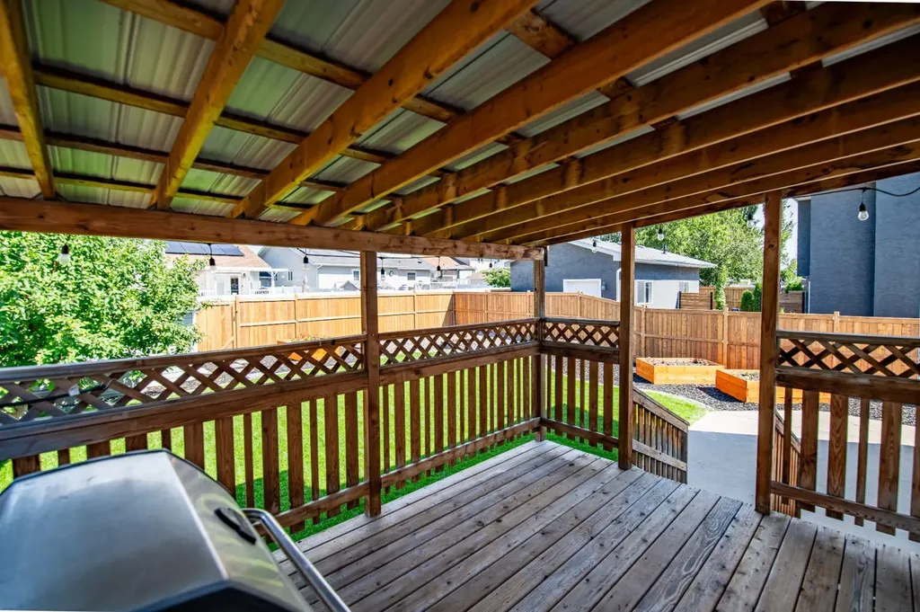 171 Douglas Avenue Red Deer AB T4R 2G5