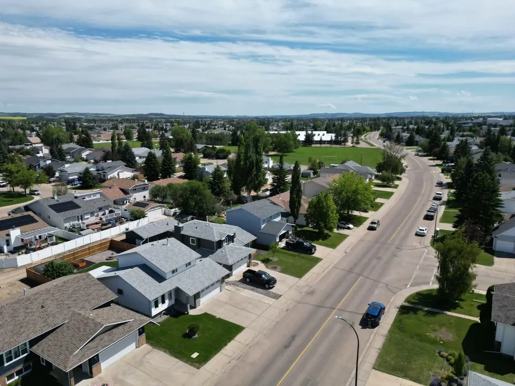 171 Douglas Avenue Red Deer AB T4R 2G5