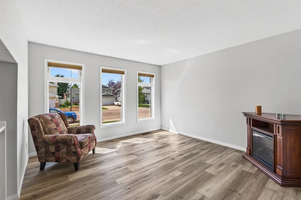 171 Douglas Avenue Red Deer AB T4R 2G5